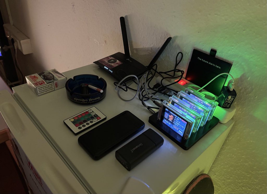 Budoblago72's tweet photo. #NerdMiner
#Bitcoin
#BTC
#CryptoLife
#HomeMining
#SoloMining
#ESP32
#CryptoNerd
#MiningSetup
#TechSetup
#BitcoinOnly
#StackSats
#ProofOfWork
#PlebsTogetherStrong https://t.co/Rc11Kqcfhr