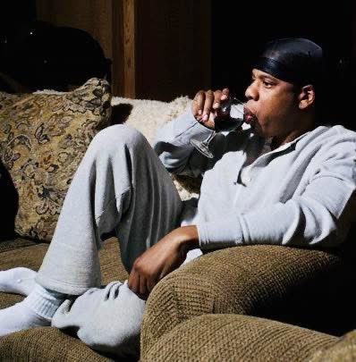 Me while everybody panickin over dis snowstorm cuz I be inna house all the time anyway 💯💯💯