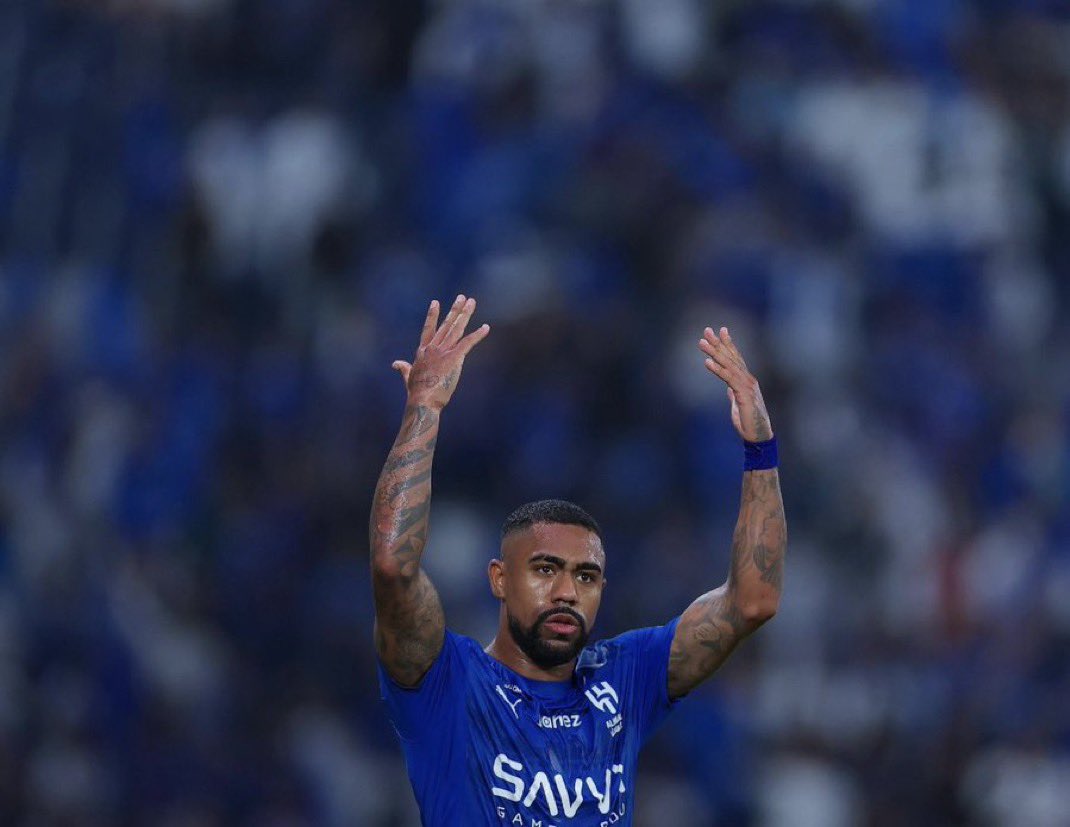 اعفن لاعبين الله يعجل بخروجهم 

#الهلال_الرياض