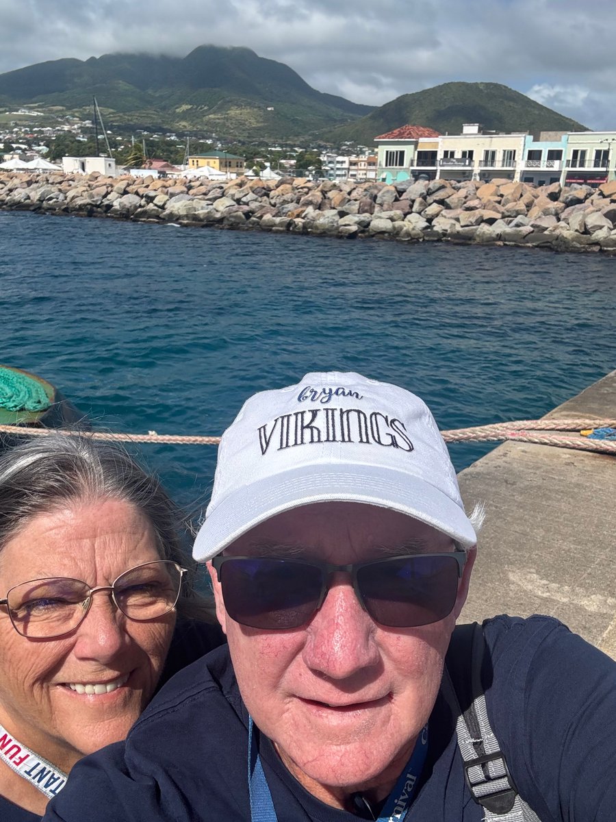 aggiemulli's tweet photo. Good afternoon from St Kitts 🛳️🛳️ https://t.co/cFdhLKIJXN