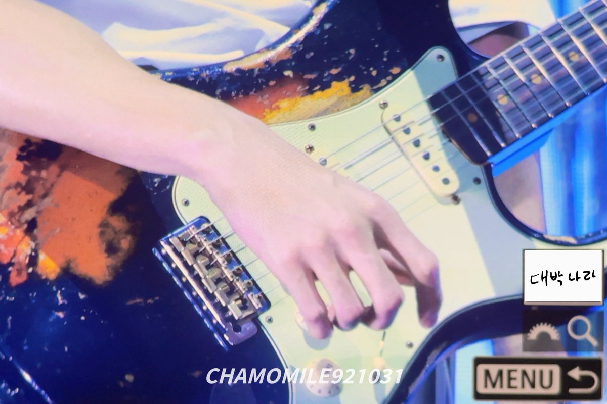 chamomile921031's tweet photo. 260125 ‘&amp;CON4 : FULL CIRCLE’ 타이베이 PREVIEW

#NFlying #엔플라잉
#LeeSeungHyub #이승협 #JDON #제이던
@NFlyingofficial 

🎹🎸 https://t.co/VJMb4WGgn1