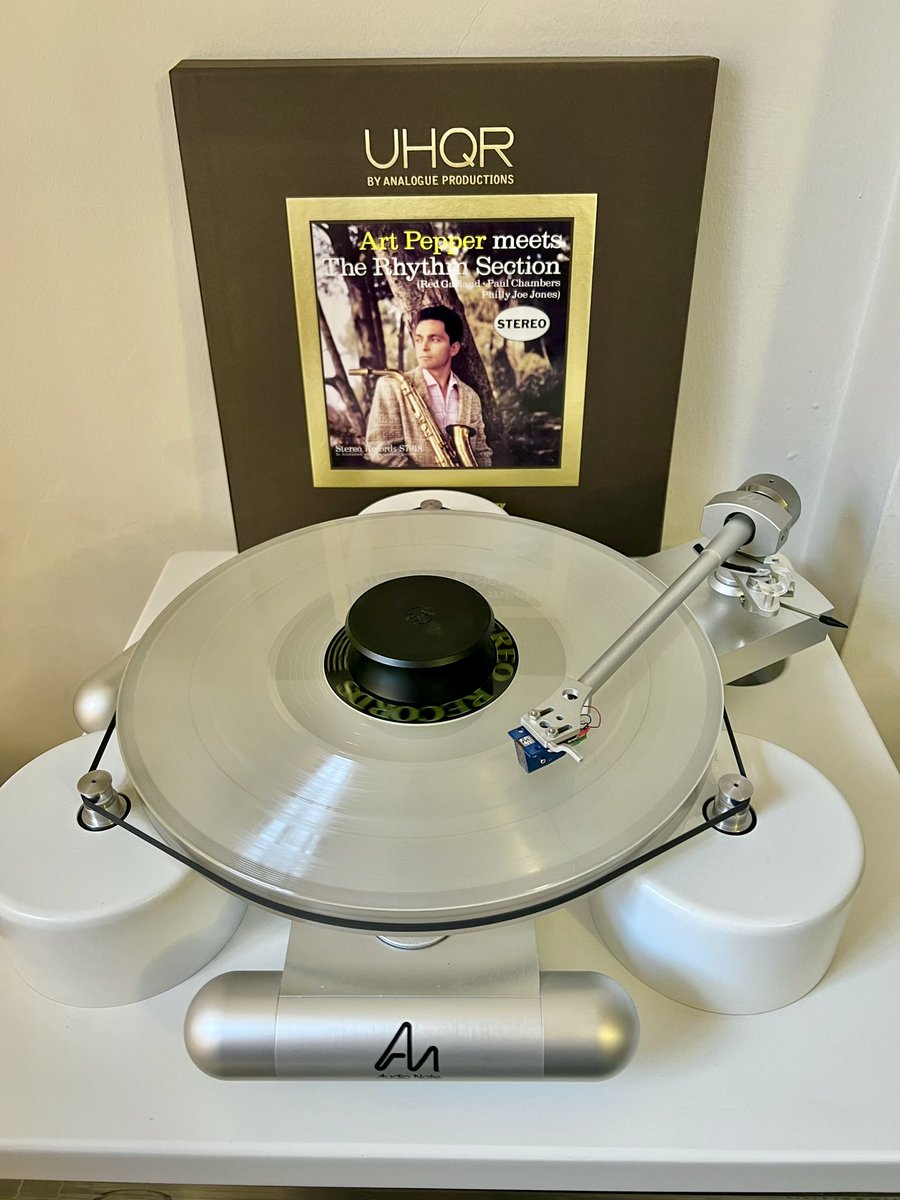 benrand72's tweet photo. A night with Art Pepper courtesy of Analogue Productions. @Vinyl_Lives   The Rhythm Section:

Red Garland - Piano
Paul Chambers - Bass
Philly Joe Jones - Drums https://t.co/FneTFAOA3C