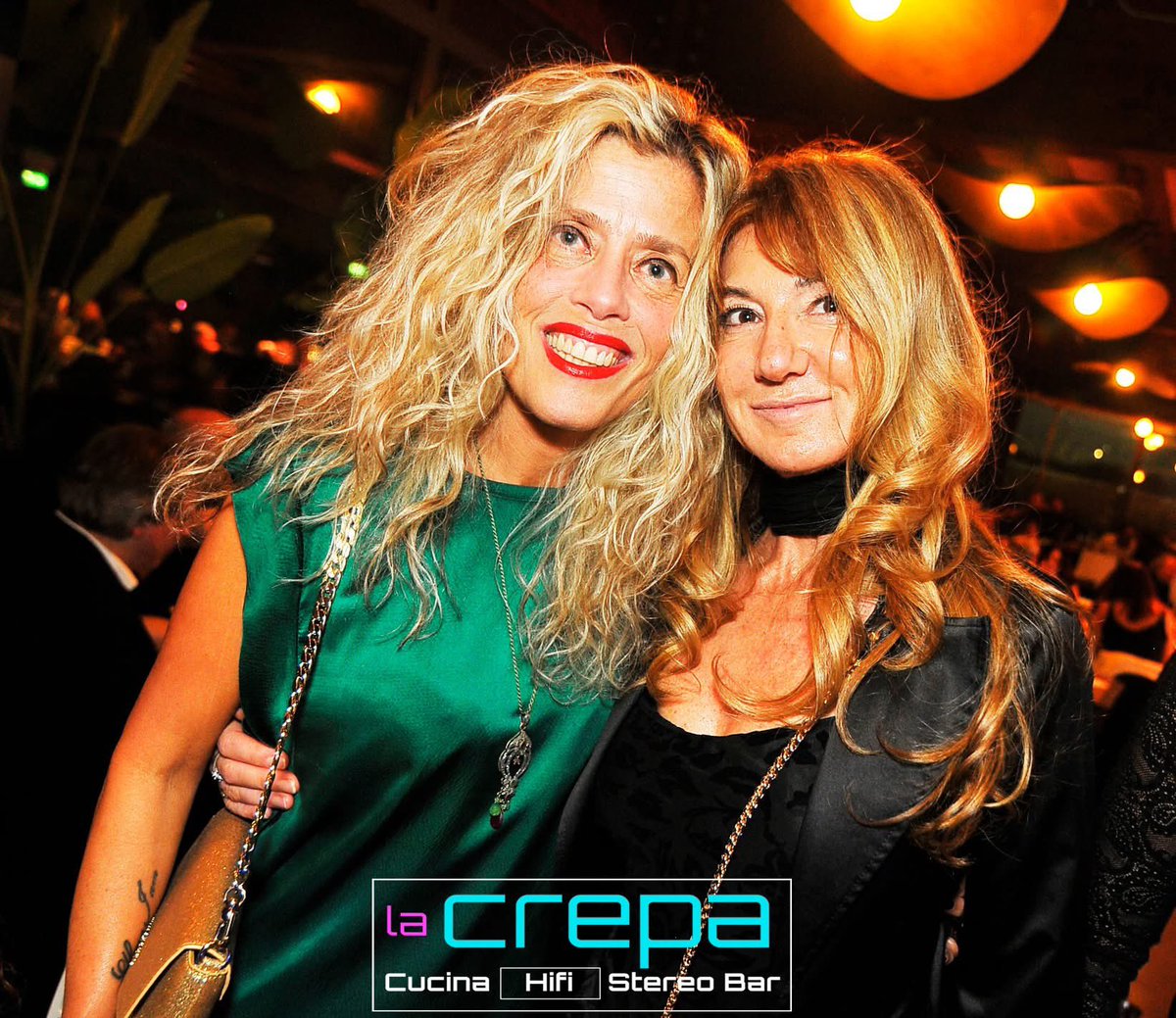 davidebergonz's tweet photo. 2️⃣3️⃣🎦0️⃣1️⃣▶️2️⃣6️⃣🎉 Friday - La Crepa 💃📀 #lacrepamodena #foodmusiclive #ristodance #modena #fridaynight 🆙🍾2️⃣0️⃣2️⃣6️⃣▶️▶️▶️▶️ https://t.co/MxdvHAWFoG