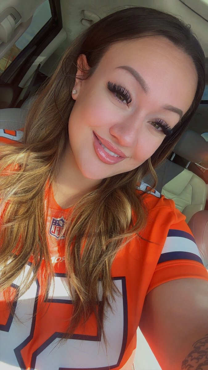 LegitBritt__'s tweet photo. DB4L 🧡💙🔥 #DB4L #DenverBroncos #BroncosCountry https://t.co/1fKSTF3JzP