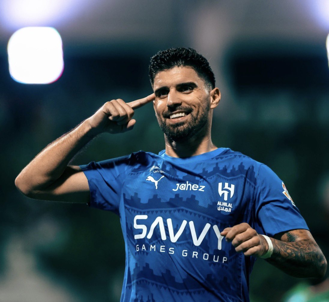 فية لاعبين يجب ان يجلس دكة ….
روبن نفيز هو الوحيد الذي يصنع الفارق #الهلال_الرياض