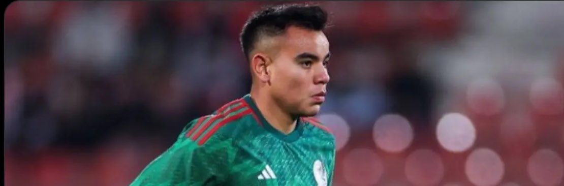 Charly Rodríguez 

- No tiene peinados exóticos
- No provoca
- No insulta ni agrede
- No tiene actitud negativa

SIMPLEMENTE ES MALÍSIMO 🔥🤯