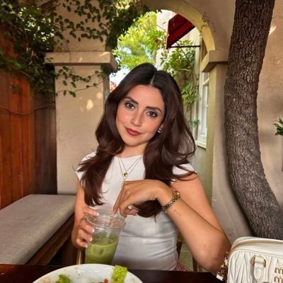 RTSG_Main's tweet photo. 🚨FRAUD ALERT 🚨

The account “Redmischa” is impersonating a random influencer on Instagram. They are either a bot, an obese creepy man, or a fed.

‘She’ slightly modified it with AI, making it even creepier! https://t.co/SPyU0IACxx