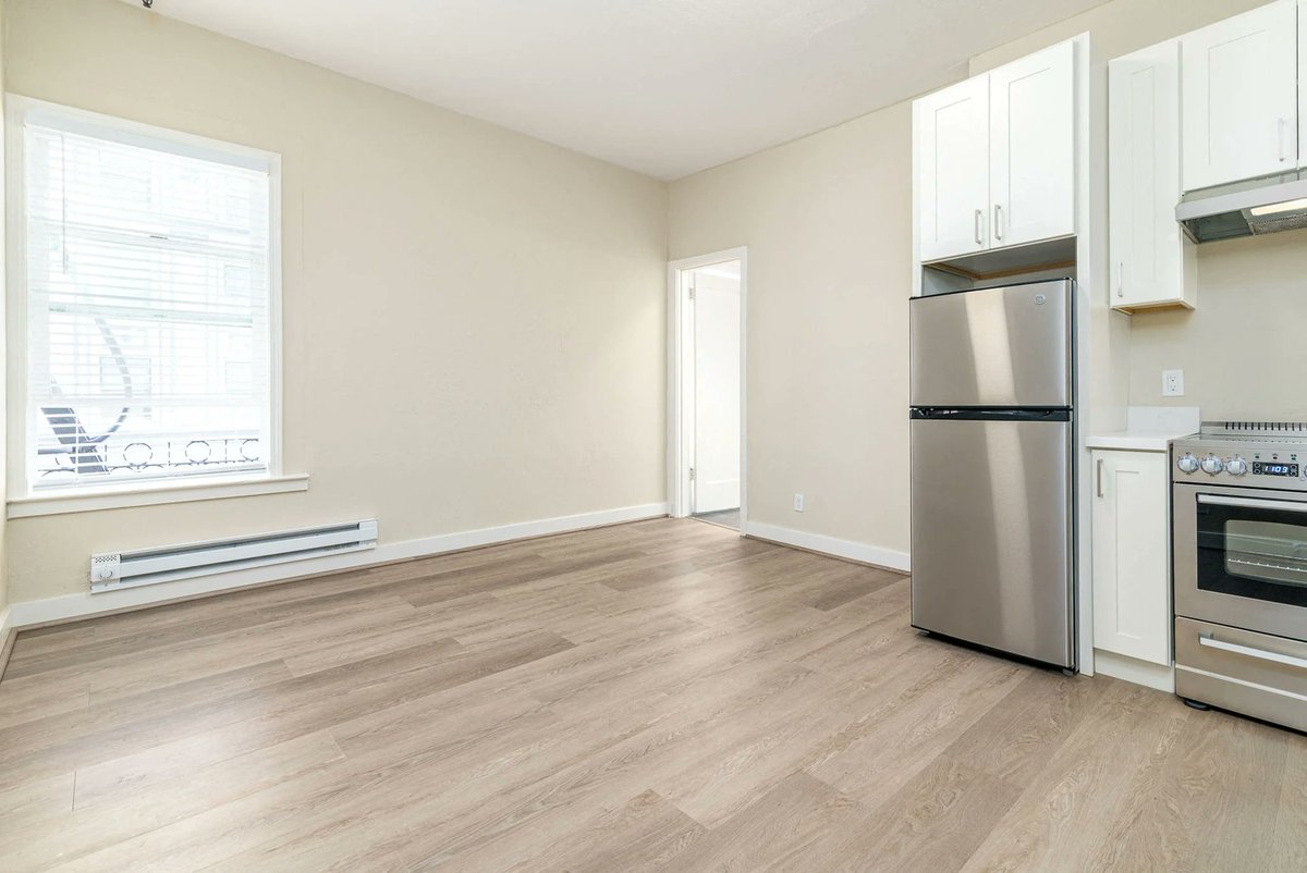 irisrents's tweet photo. New studio just dropped at 57 Taylor.
Rent-controlled studio in Downtown for $1,745 (228 sq ft) with:
- Fresh modern updates + sleek finishes
- Stainless steel kitchen appliances
- Elevator + laundry in building
Pet friendly

Quick access to FiDi, Market Street, and Union Square. Great price. Check out the photos below, and you can request a tour at https://t.co/MHlGjziIqG.