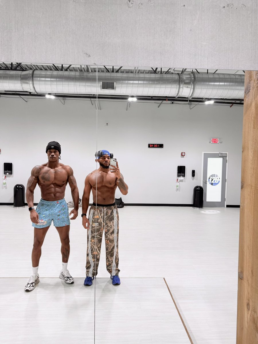 shreddedbystan's tweet photo. 25/365 💪🏾 feat. @onlyhandsomeone https://t.co/o1Qyh12dMo