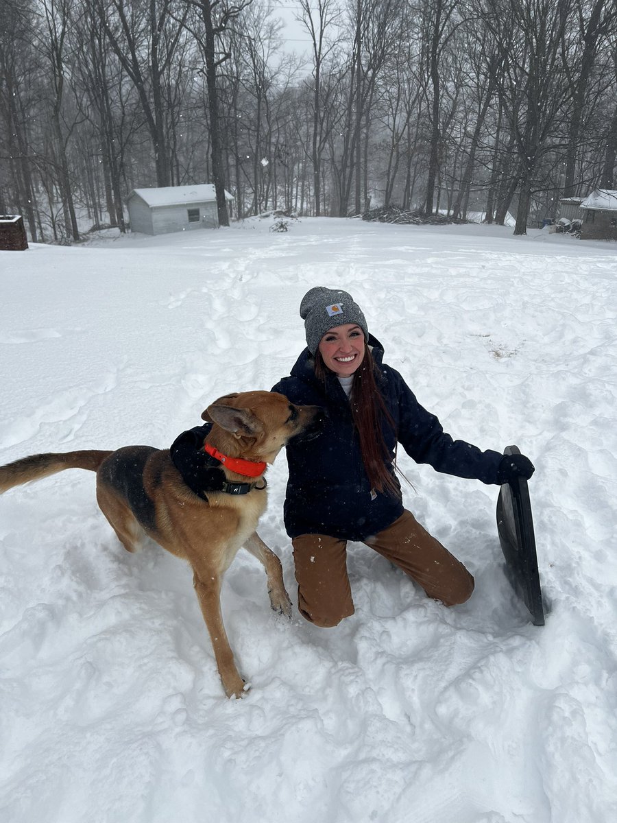 themaddymeadows's tweet photo. Unfortunately I weigh too much for my trash can lid and the snow is too soft for me to sled down my backyard 💔 https://t.co/4lOYOD8mhe