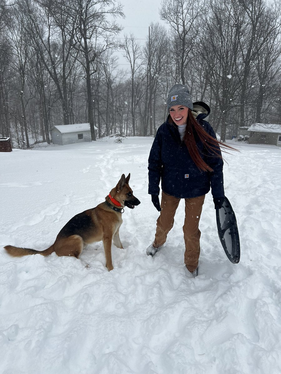 themaddymeadows's tweet photo. Unfortunately I weigh too much for my trash can lid and the snow is too soft for me to sled down my backyard 💔 https://t.co/4lOYOD8mhe