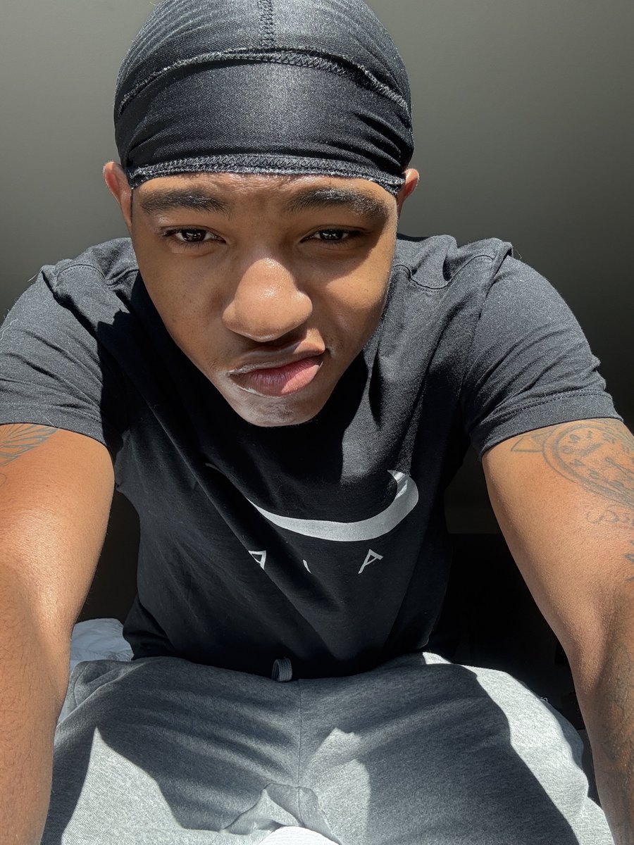 masorigins's tweet image. A pic of you &amp;amp; 3 pics of your work