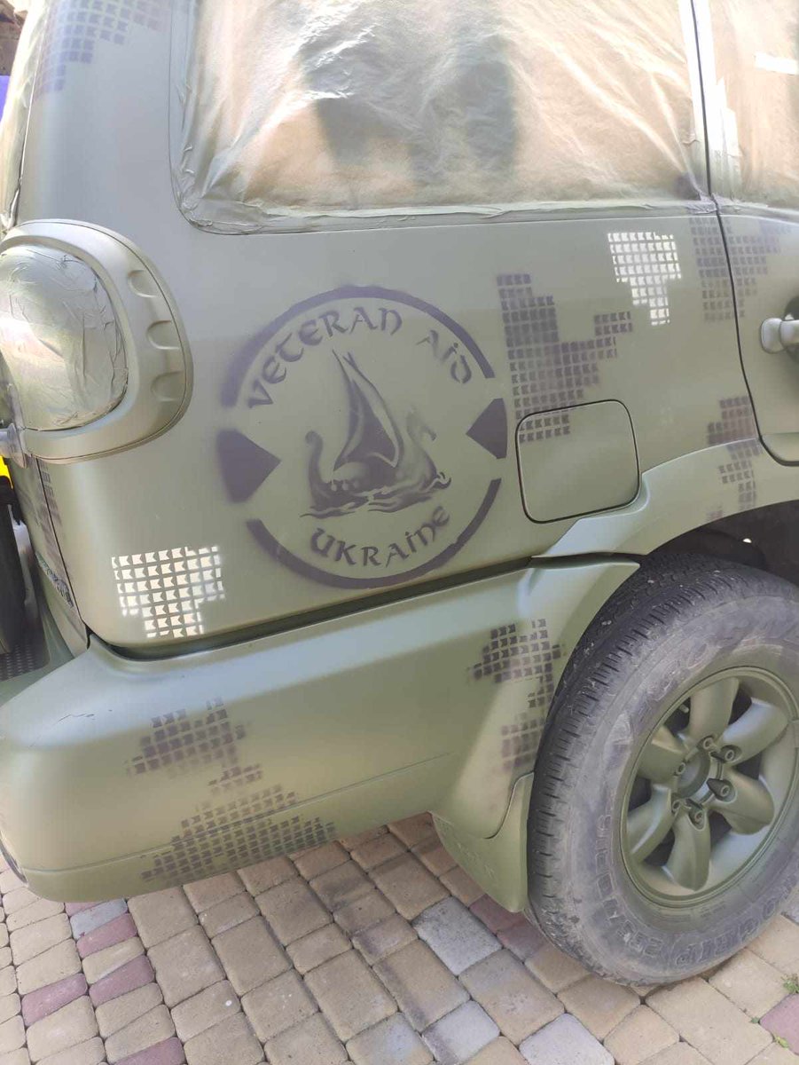 Veteransforukr1's tweet photo. 4 additional vehicles from "Operation Lifeline", and 200+ sleeping bags is now being prepared for the front line. 
We need your help getting them all the way from Norway to Ukraine!
You can support our misson at https://t.co/YeQC1qNPco https://t.co/Xchz1EvuMt