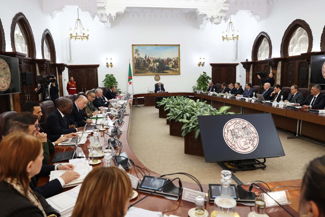 النص الكامل لبيان اجتماع #مجلس_الوزراء 

🔗aps.dz/presidence-new…