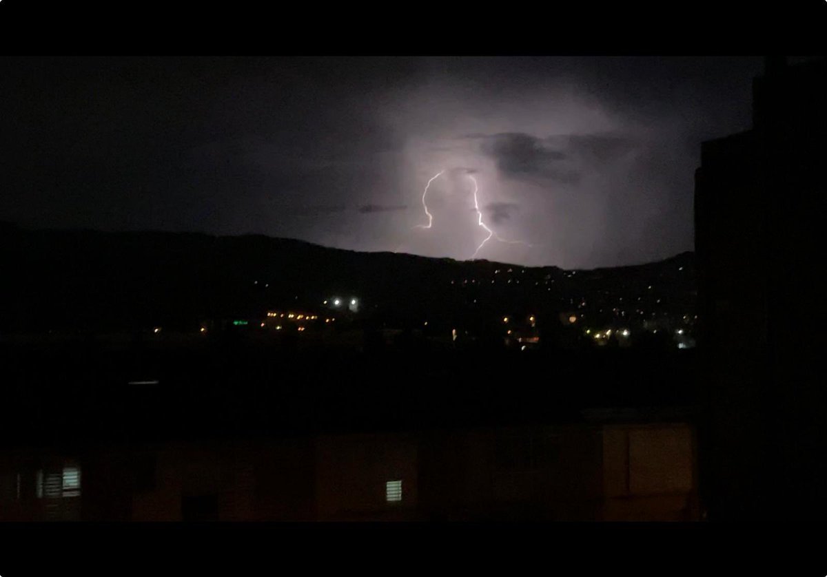 oyt_7's tweet photo. 🌩️ https://t.co/Lpt3IUisIF