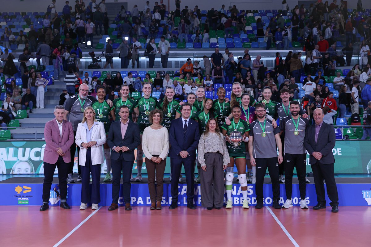 Club Voleibol Esquimo🏐💚 tweet media