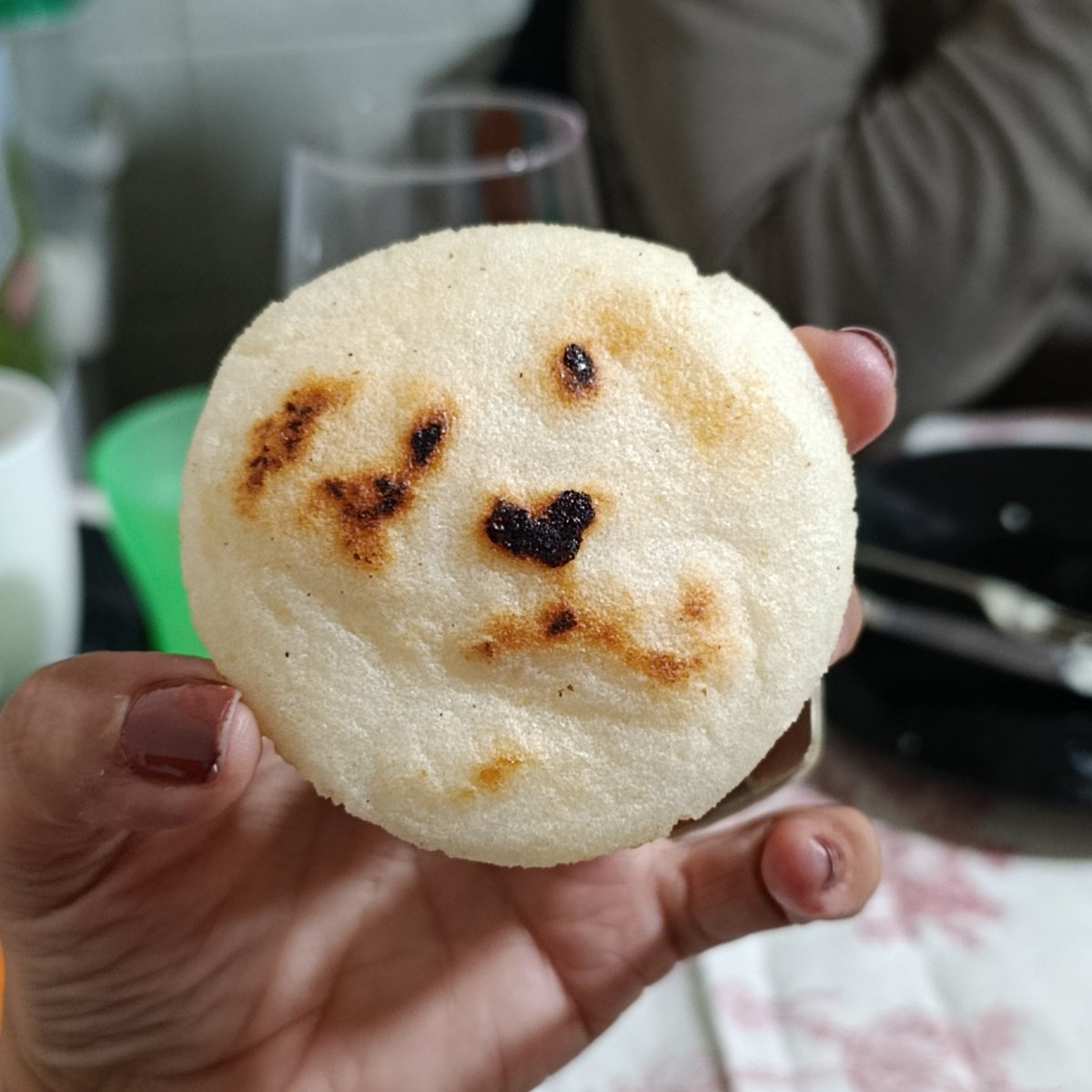 Ha nacido una arepita con vocación perruna. Cuidado, ¡te muerdo! 🤣