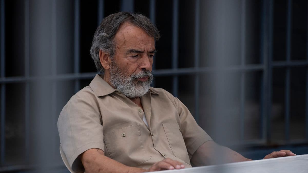 ¿Quién fue El Mochaorejas? 👀 Conoce la historia real de Daniel Arizmendi y el caso que marcó los s3cuestr0s en los años 90, en esta nueva serie, acá et contamos. 📺🕵️‍♂️ bit.ly/4a4Aow9