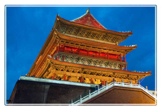 photos_dsmith's tweet photo. The #Chinese #architecture of the Xi'an/#Xian #drumtower lit in the #early #evening, a major #landmark of this #city in #China. During the #night the #gold and #red symbolise the #culture. Shot using #nikon by an #awardwinning #photographer see more at https://t.co/VilcfnO0ps https://t.co/duLTqCuNds