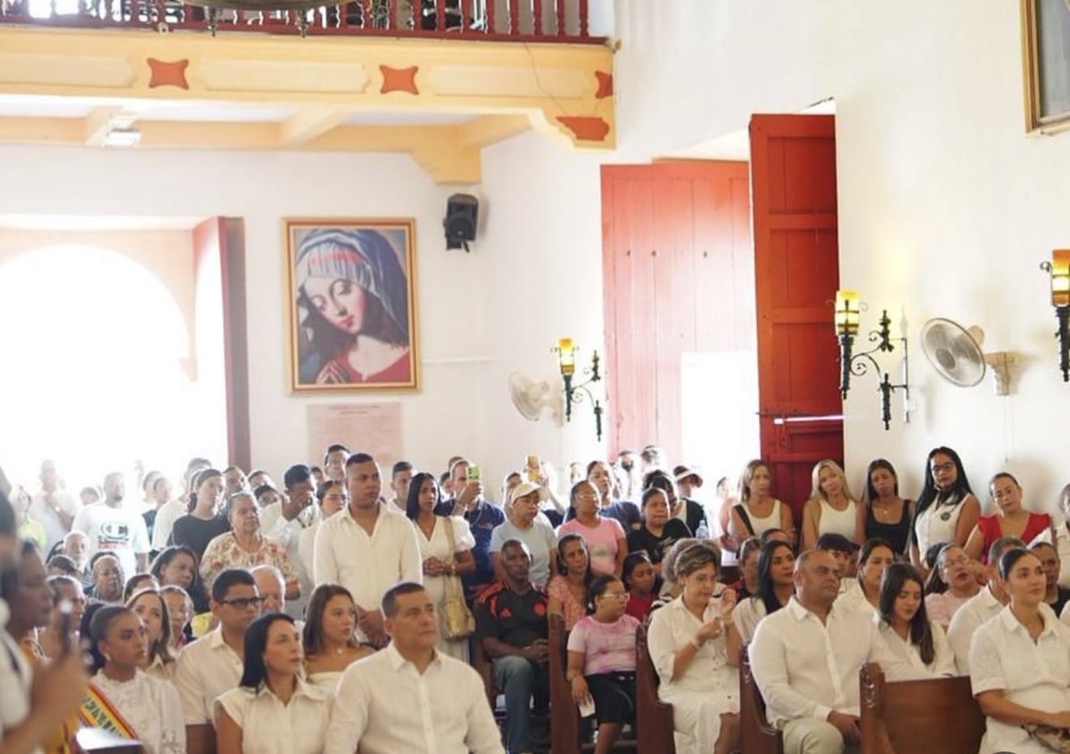 Nos encomendamos a Nuestra Señora de la Candelaria, patrona de #Cartagena y del caribe colombiano, reina de la provincia eclesial de la <a href="/ARQUICARTAGENA/">Arquidiócesis de Cartagena</a> 
Pedimos por la salud de todos. Que Nuestro Señor nos permita ser sus instrumentos para el bienestar de todos