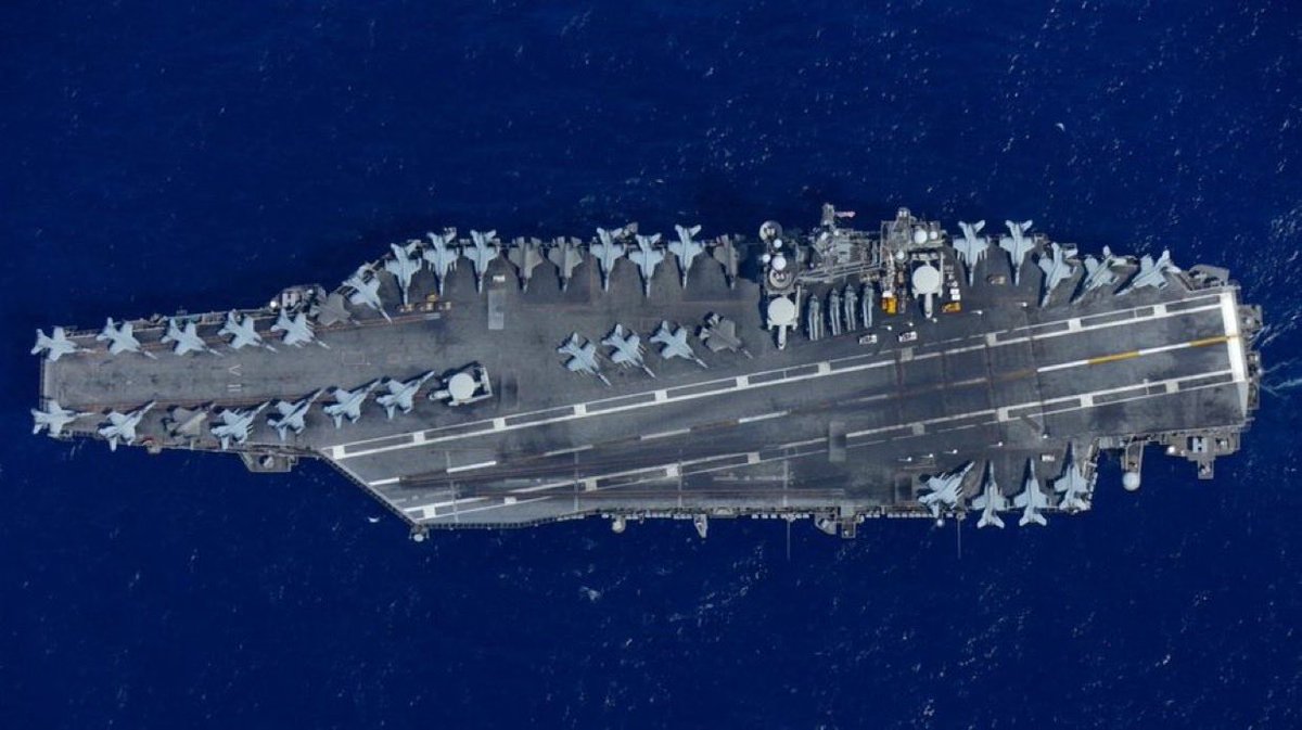 IranDefenceForc's tweet image. 🚨🇺🇸 BREAKING: The U.S. aircraft carrier USS Abraham Lincoln has arrived in the Middle East and is now near Iran, according to Channel 13. Tensions continue to rise in the region.