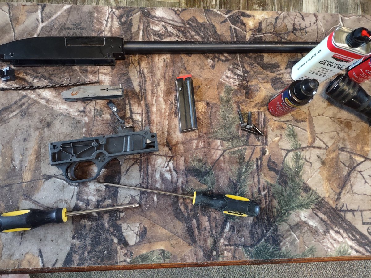 CornbreadRTR's tweet image. Mossberg plinkster .22 . Needs a good cleaning and the bolt Polished , let's see what this baby is about. 👍🏻