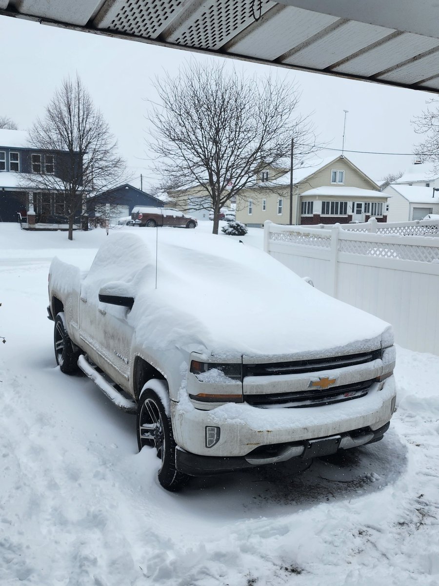 I present to you the NEW Chevrolet Cyber Truck!! Avalanche edition 😏🤣