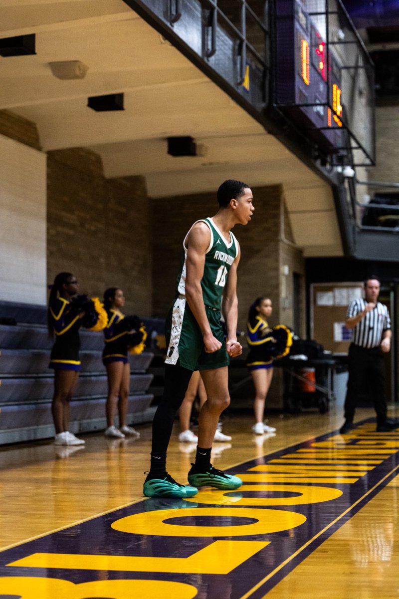 Coach Treal Holland II tweet media