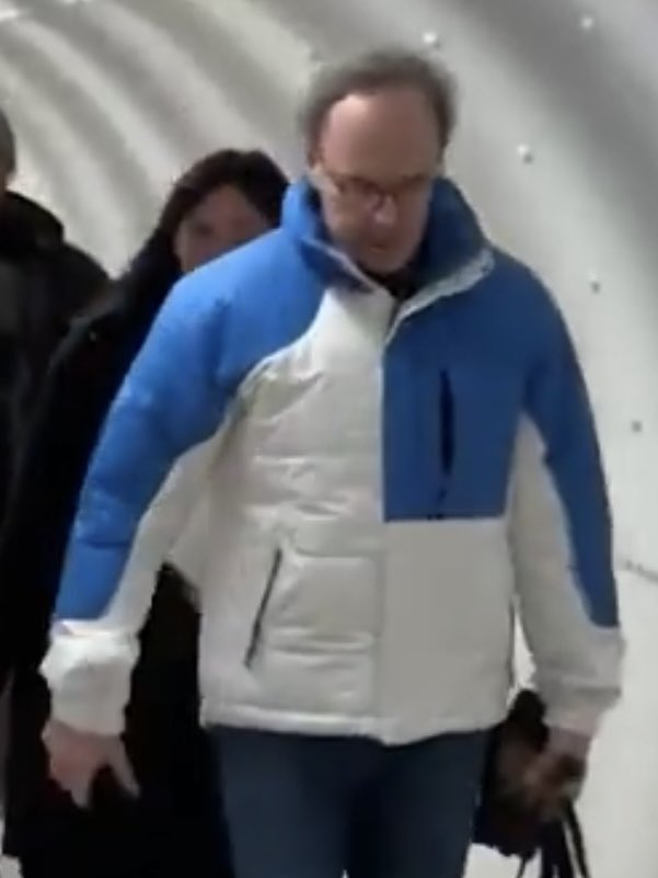 Bill’s swag levels are off the charts.