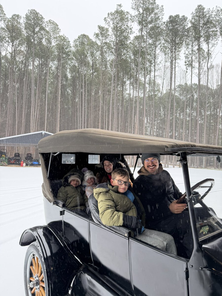 joeylogano's tweet image. Ever seen a 1924 @Ford Model T do a power slide? 

@FordRacing | #Drift | #SnowDay