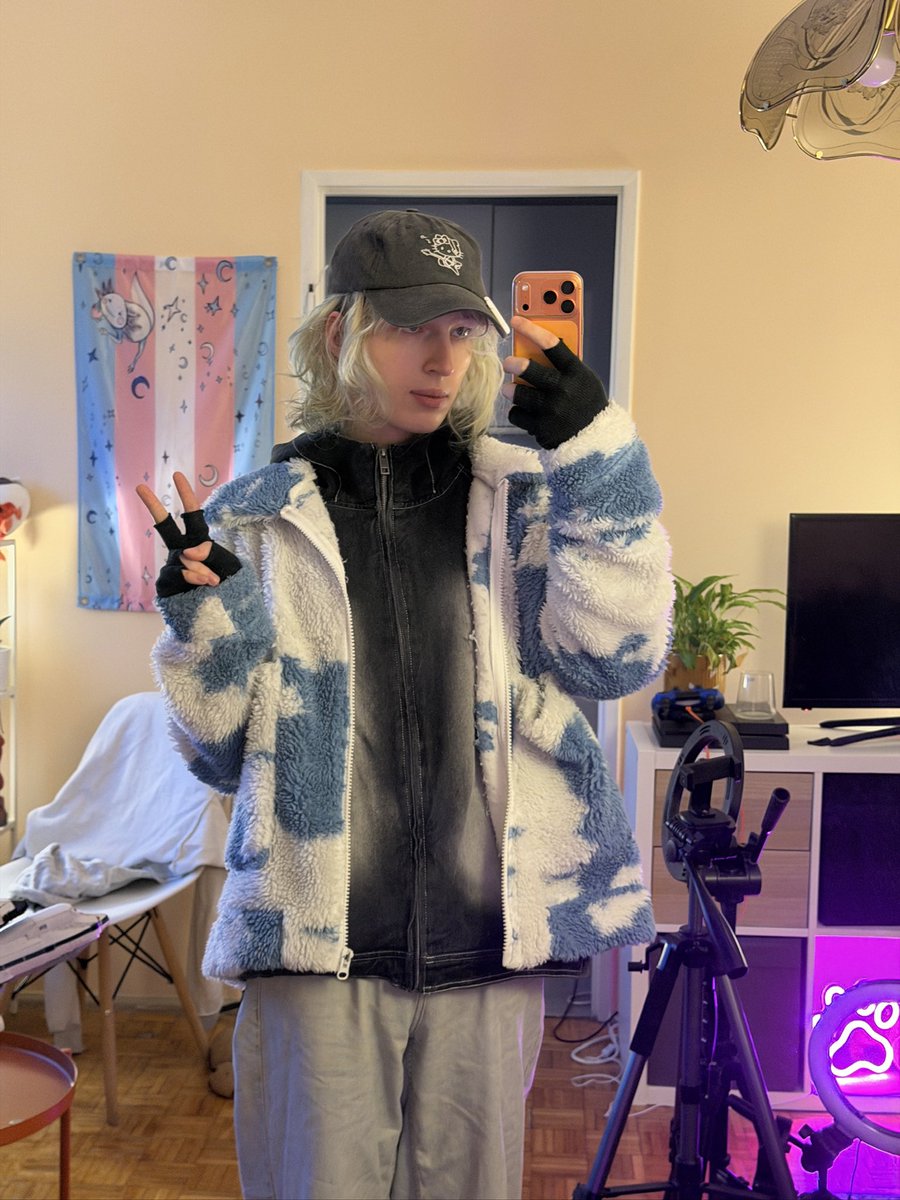 JulkaBigKulka's tweet image. my genderfucky tgirl fashion :3