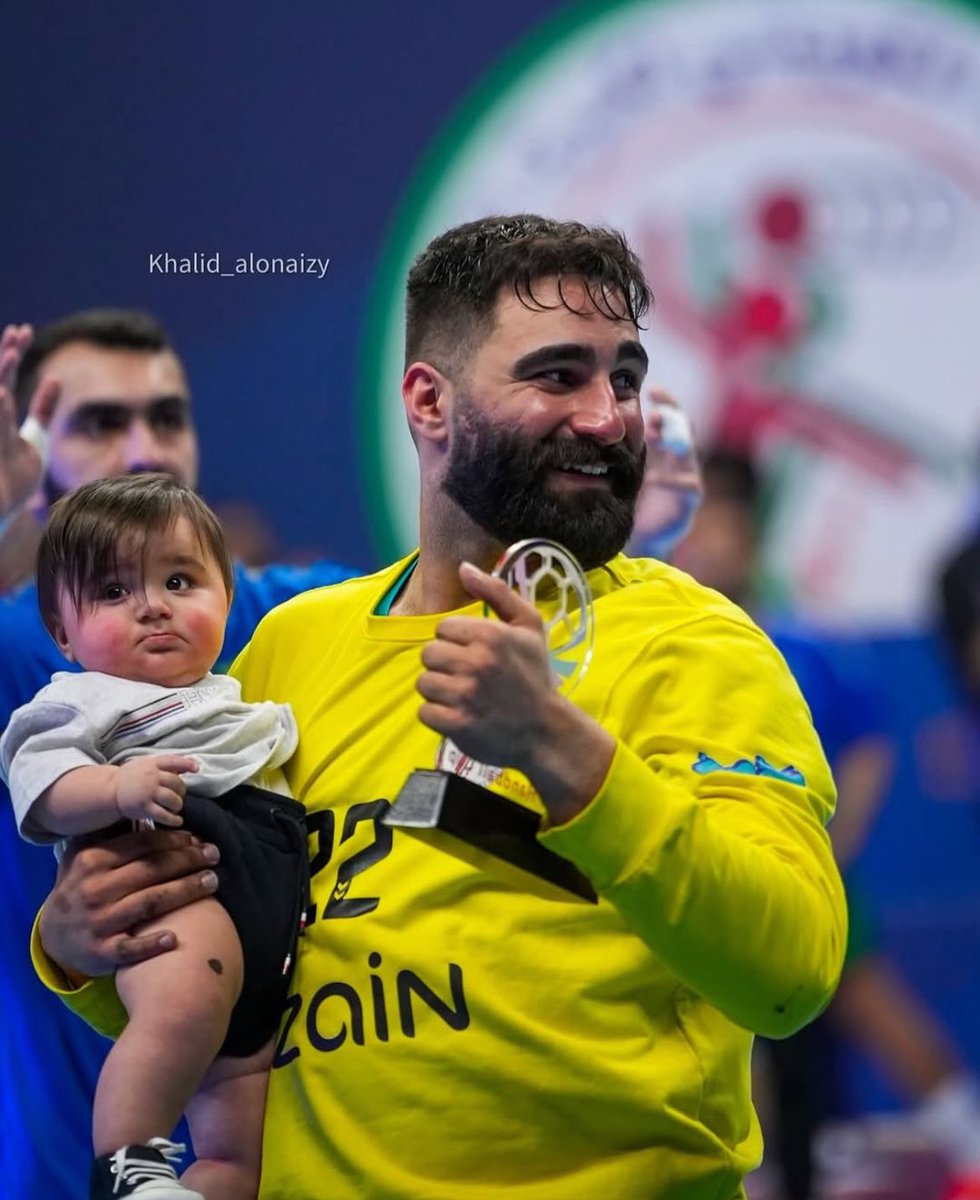 ألف ألف مبروك هذا الإنجاز الجديد الذي يضاف إلى قائمة أزرق اليد بعد مباراة قوية أمام اليابان رغم الخسارة بفارق هدف والفوز أمام الكوري بفارق أربع أهداف…
شكر لكل اللاعبين وبالذات هذا البطل #حسن_صفر

#الكويت_كوريا