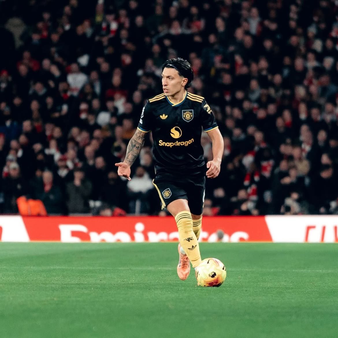 MUFCScoop's tweet photo. Lisandro Martinez Ig: “UNTIL THE END!!! ALL TOGETHER!!! COME ON, RED DEVILS!!! @manutd 👹❤️” #MUFC https://t.co/cKH5siXnj0