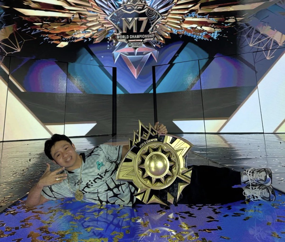 vwedhjhb's tweet image. SIGE WAG KAYO PAKALMA DESERVE NIYO YAN