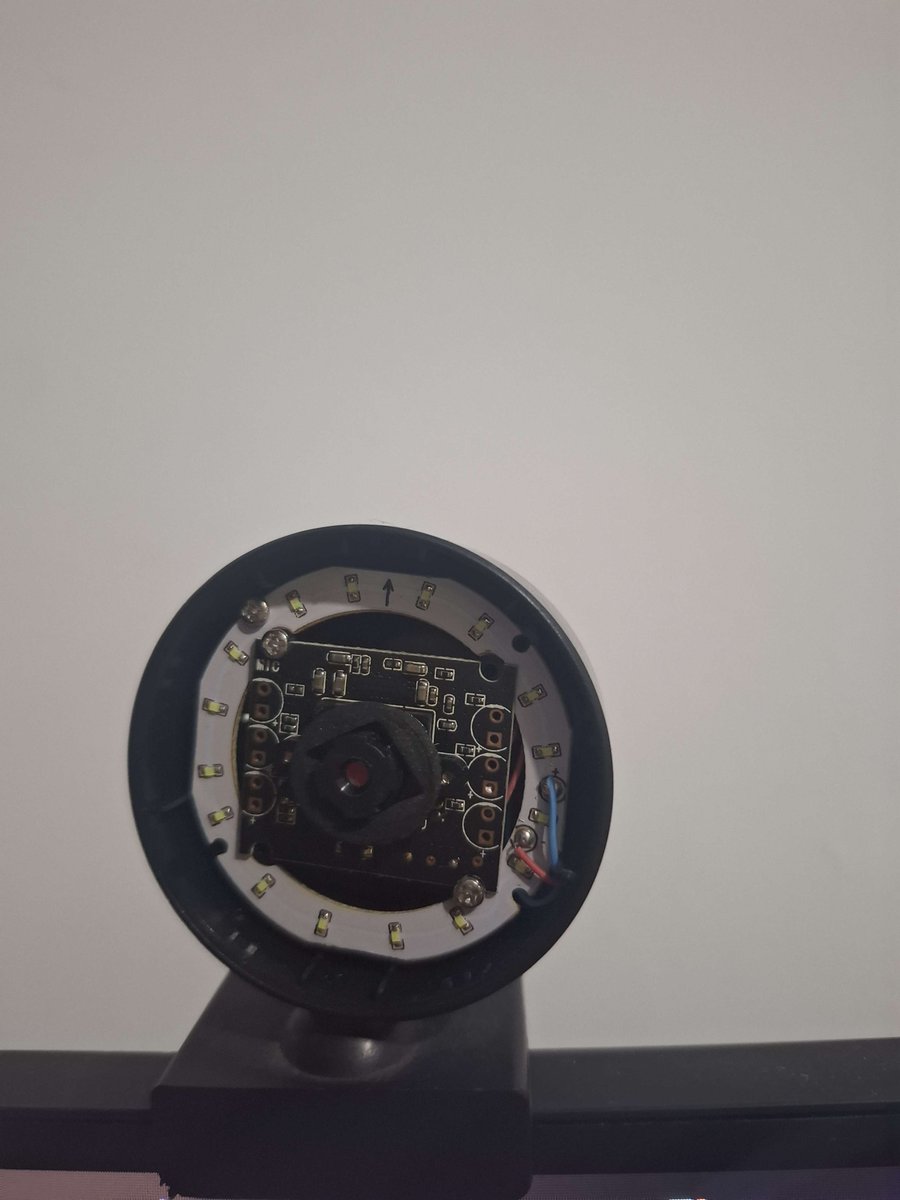 <a href="/LuminatedST/">Luminated Studio</a> hola quisiera participar ya que necesito una nueva camara :V