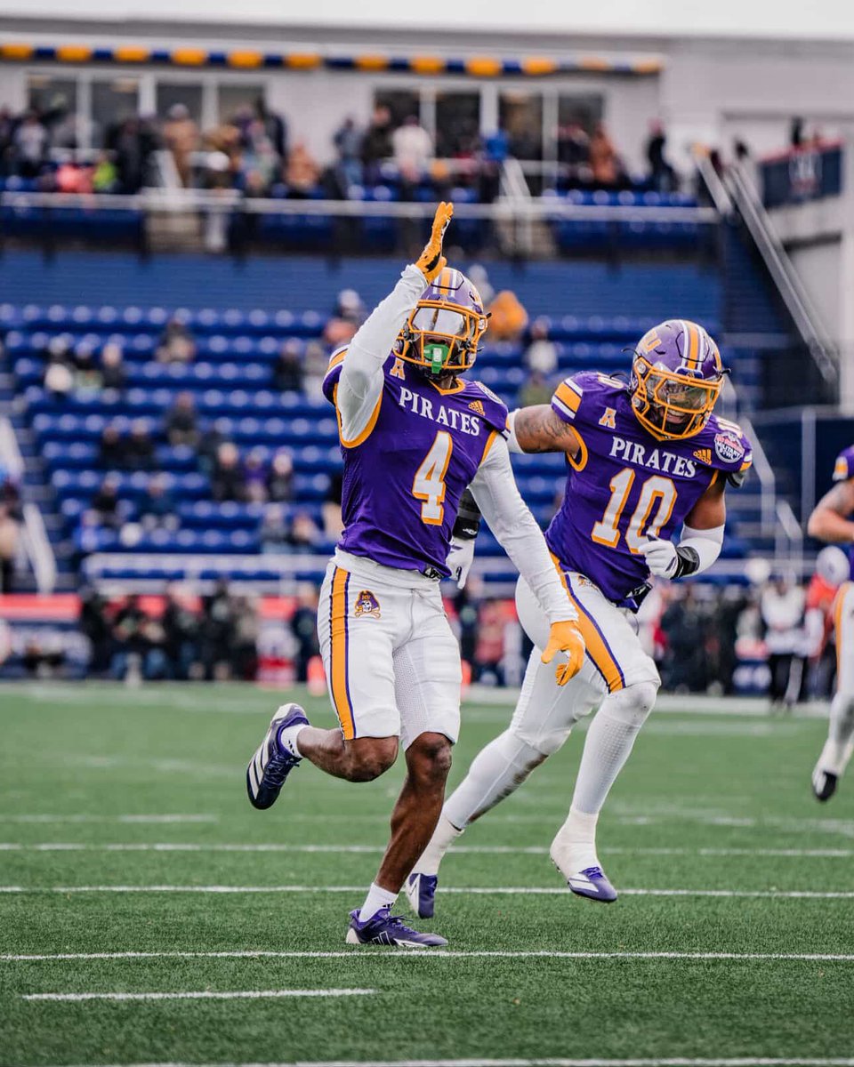 5Derrellb's tweet image. #AGTG TRULY BLESSED TO RECEIVE A OFFER FROM  @ECUPiratesFB !🙏🏾 💜@NEGARecruits @RecruitGeorgia @gapanther @One11Recruiting @RecruitGeorgia @247recruiting @MTFB_Recruiting @ExpoRecruits @NP_Recruiting @CoachDaniels06 @Coach_TLucas