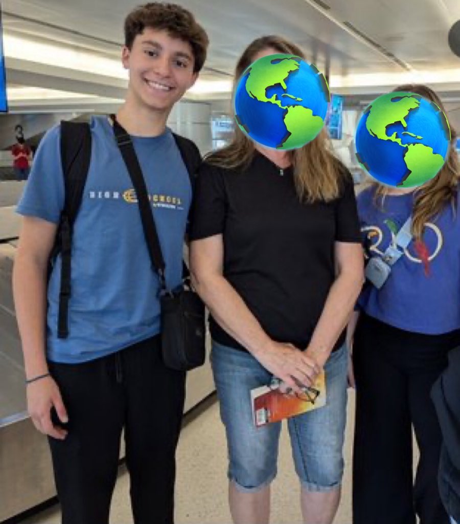 PhaedraXTeddy's tweet image. Exchange student from Brazil in usa now hammered nails in dogs head and cut off his ear.
#JustiçaPeloOrelha