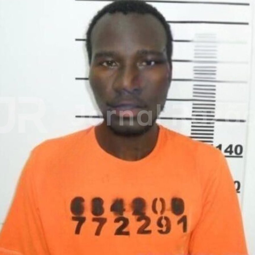 republiqueBRA's tweet image. 💥 Morador de rua haitiano que tentou estuprar uma mulher e respondia por tentar matar um mendigo em uma briga por marmita, em Florianópolis (SC), é espancado até a morte.