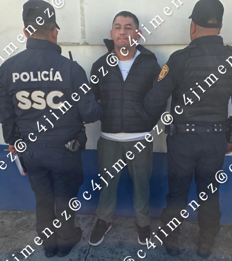 MUGROSAS RATAS del FACE
Erick Glz
Adrián Arzate
Javier Meza
Anunciaban un Jetta en #Marketplace
Citaban a los interesados en <a href="/AlcaldiaAO/">Alcaldía Álvaro Obregón</a> 
Ahí los atracaban.
Agentes de <a href="/SSC_CDMX/">SSC CDMX</a> Zona Poniente los detuvieron hoy.
Acababan de robarle $120mil a un señor.
Los reconoce, denúncielos!