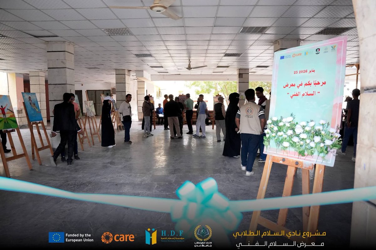 hdf_org's tweet photo. المعرض جمع أعمال فنية مميزة قدمها طلاب جامعات عدن، عبروا فيها عن السلام، التعايش، وقبول الآخر، وسط حضور واسع وتفاعل جميل يعكس احتياج الشباب لمساحات التعبير والحوار 🤍 https://t.co/R9zbBZChGF