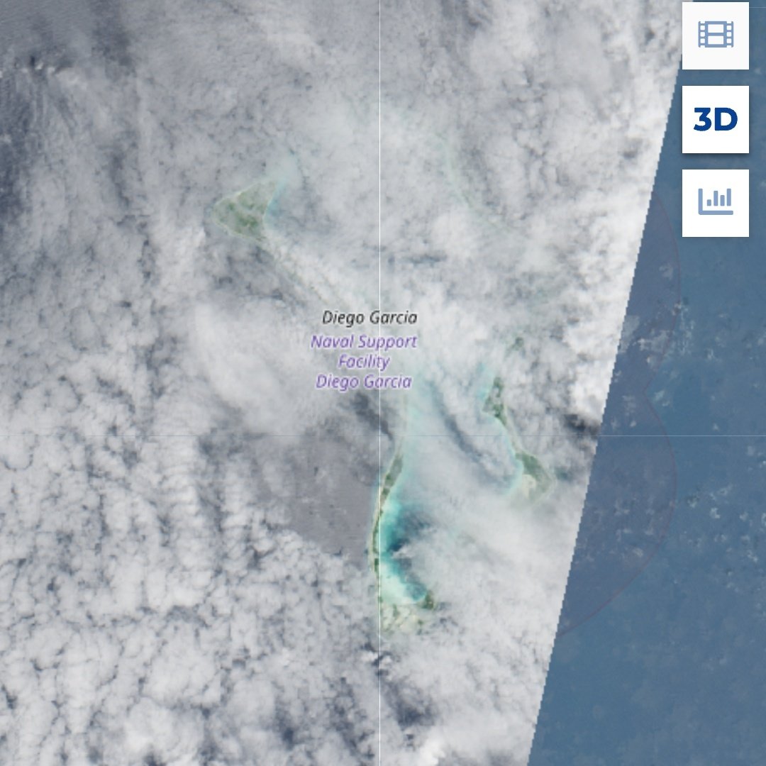 MenchOsint's tweet image. Some of the C-17 that landed in Al Udeid AB continued to Diego Garcia, confirming they're building up there too.

(Nothing visible on today satelitte imagery except clouds, &amp;amp; the USNS Pililaau (T-AKR 304), a Bob Hope-class vehicle cargo ship)