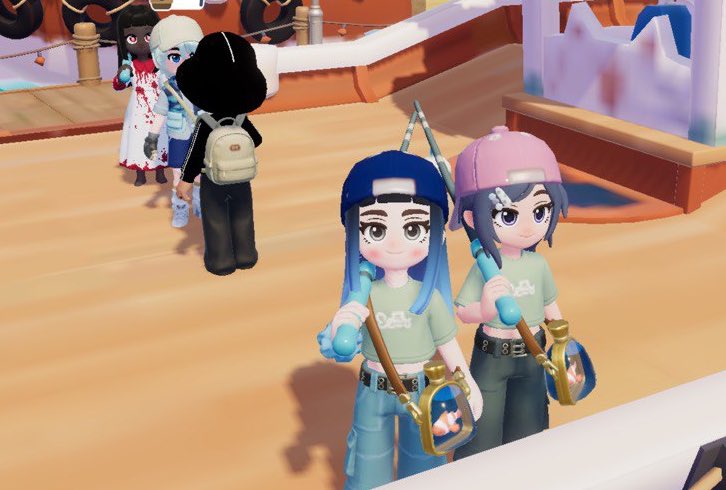 akucings's tweet photo. Setelahnya cosplay jadi duo bros, bocil kabur les kumon dan lebih memilih mancing sampe dapet tas nemo 😇 (bonus gw ikut mandi di bathtub orang) https://t.co/jNyM5EfGfk