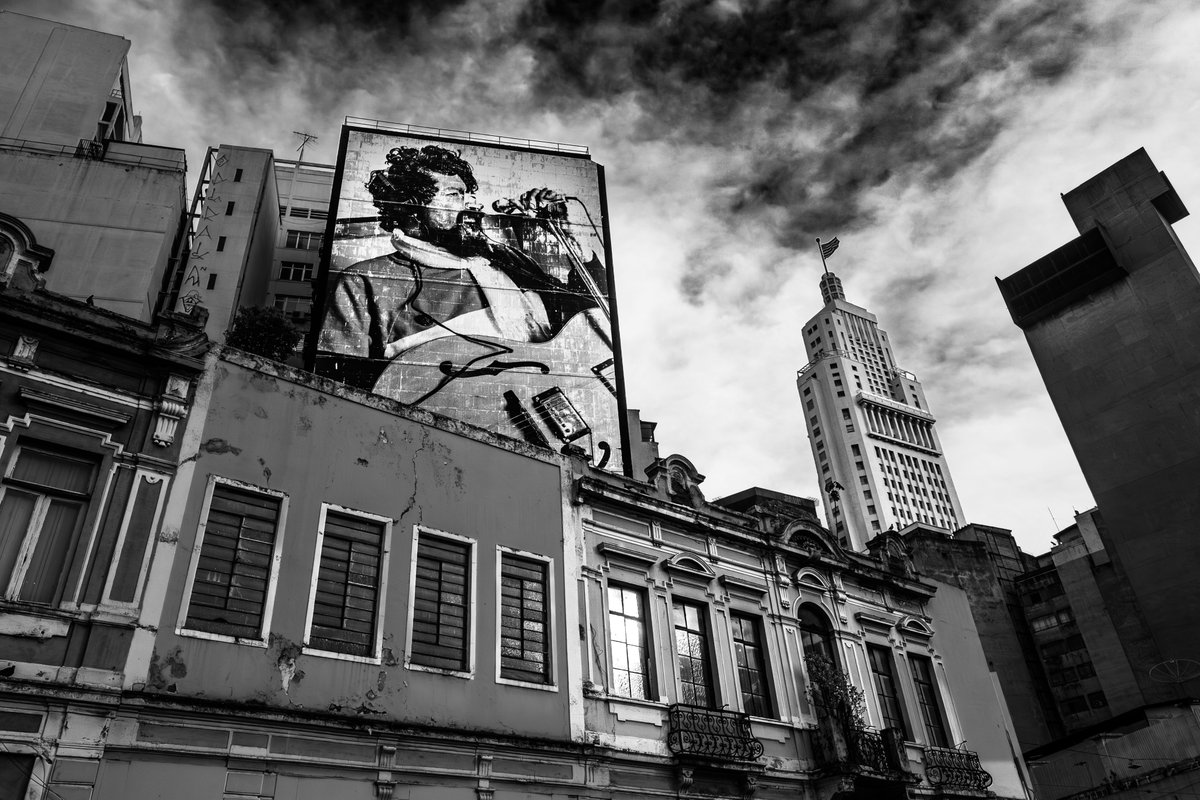 São Paulo completa 472 anos 
25 de janeiro de 2026

.
Data escolhida em homenagem à fundação do Colégio dos Jesuítas em 1554, quando os padres Manuel da Nóbrega e José de Anchieta estabeleceram a primeira missa no Pátio do Colégio, local considerado o berço da cidade.