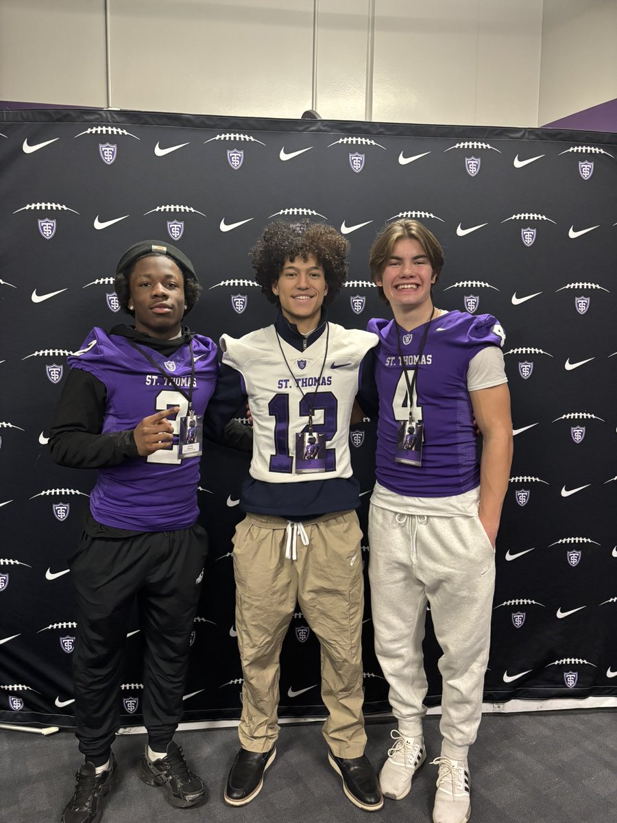 Jamesonniska's tweet image. Had a blast touring the @UST_Football campus and facilities. Huge thank you once again to @WallieKuchinski for having me out and couldn’t be more excited for what’s in store in the future!

@BlaineFootball @CoachBell_D @nextlevelmn @JamesGibson03 @elijah1424834