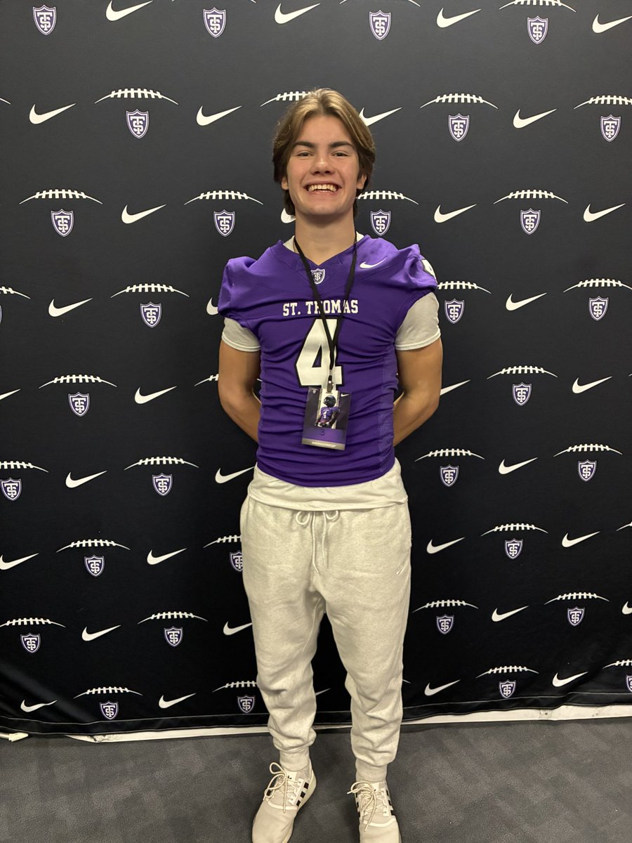 Jamesonniska's tweet image. Had a blast touring the @UST_Football campus and facilities. Huge thank you once again to @WallieKuchinski for having me out and couldn’t be more excited for what’s in store in the future!

@BlaineFootball @CoachBell_D @nextlevelmn @JamesGibson03 @elijah1424834