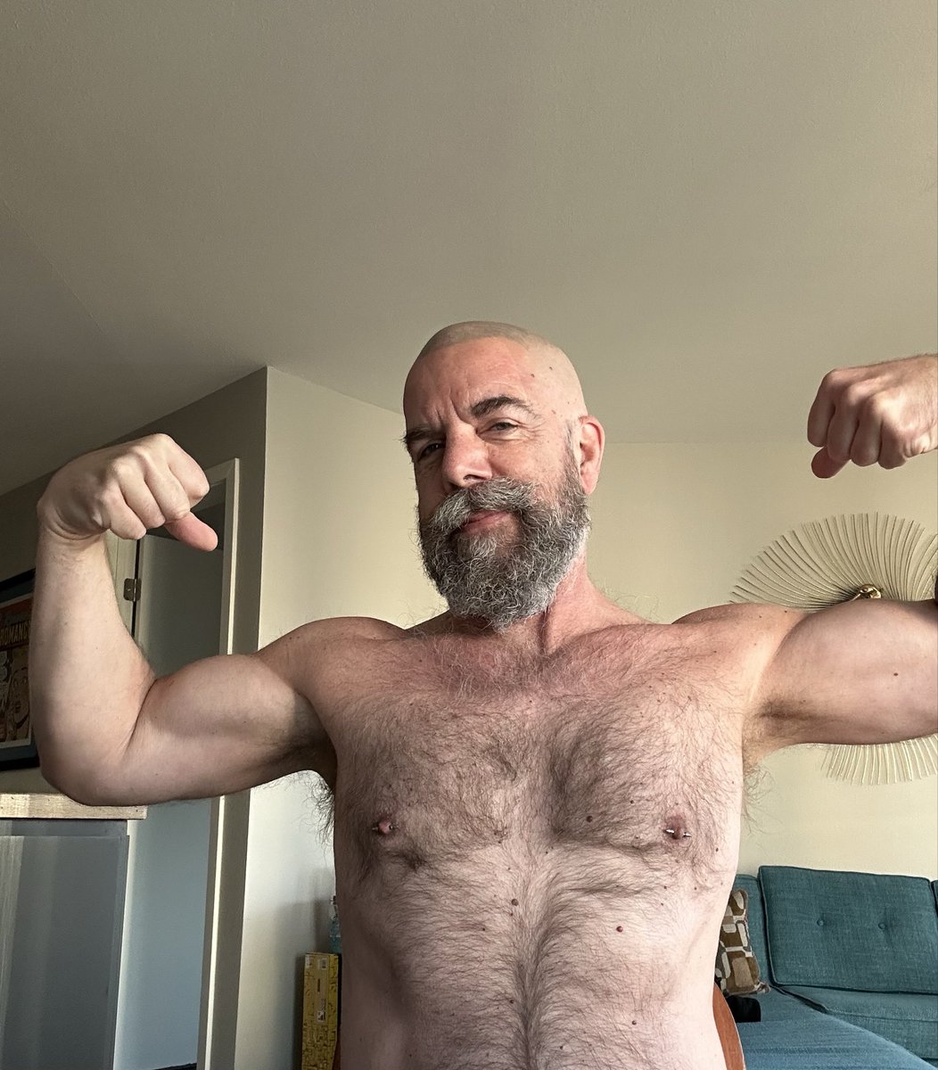 PNW_Fit_Gay_Dad 💪🏻 tweet media