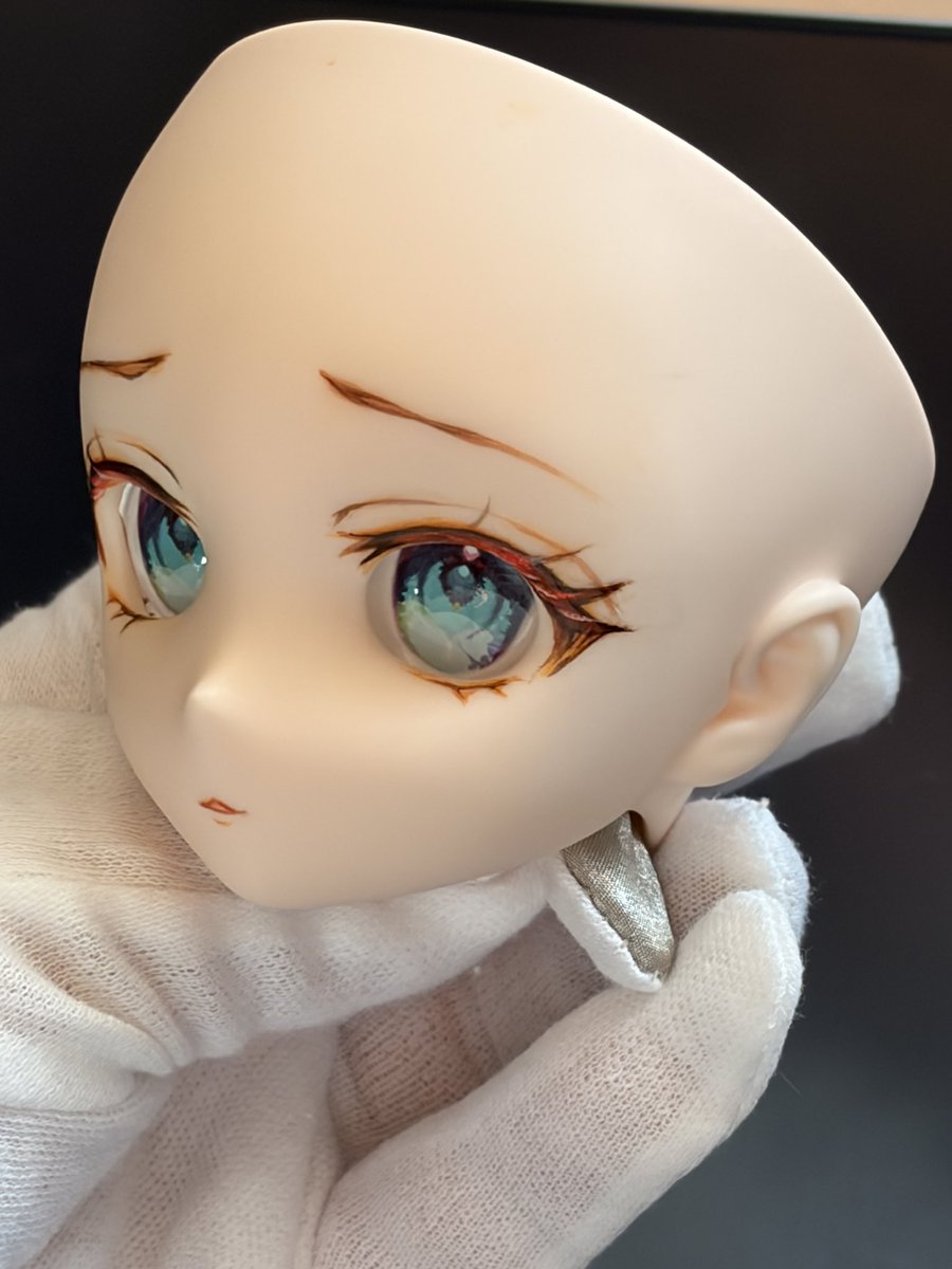 昨日はドールメイクをしました。
DDのヘッド3作目です。 