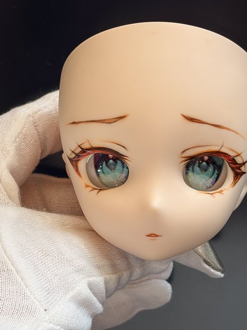 昨日はドールメイクをしました。
DDのヘッド3作目です。 