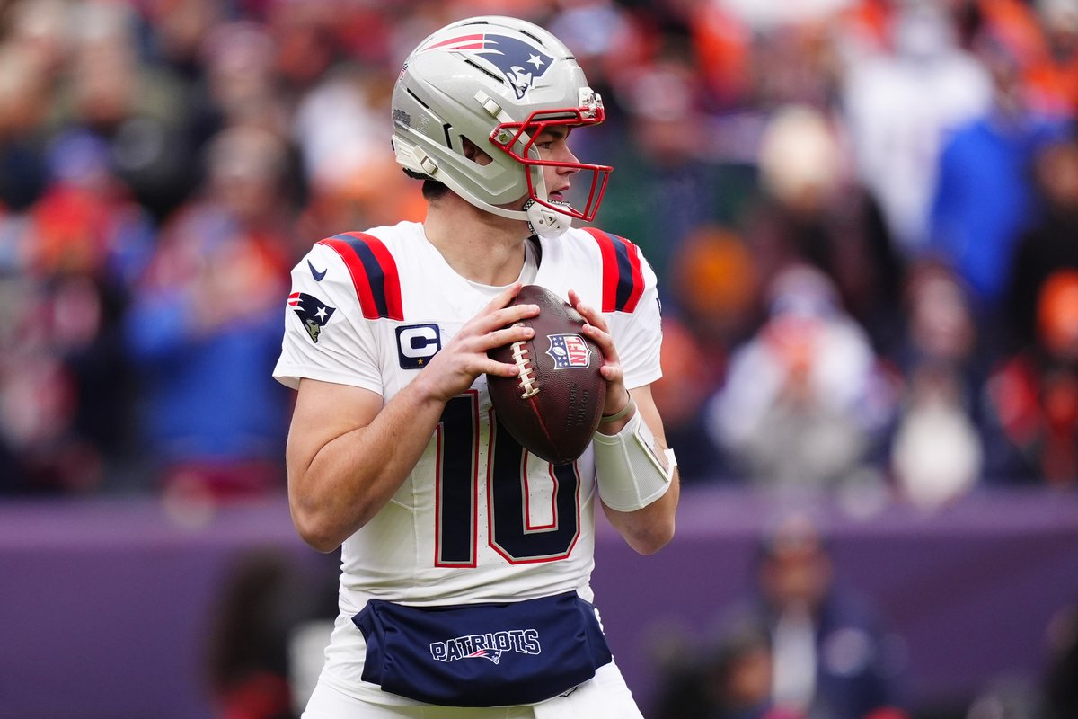 Patriots offense through 4 drives:

Punt
Punt
Punt
Punt

Just 36 total net yards.