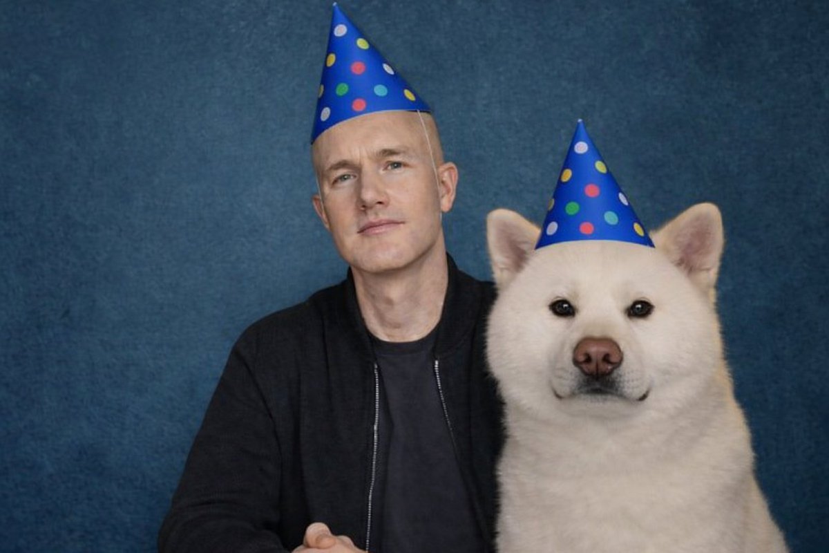 RussellDogCTO's tweet image. Happy Birthday Brian! 🐾